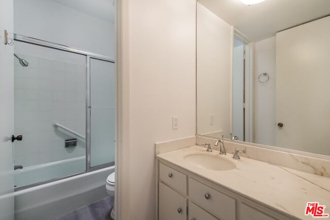 Building Photo - 11805 Mayfield Ave