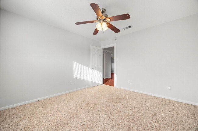Building Photo - 15526 Cabildo Dr