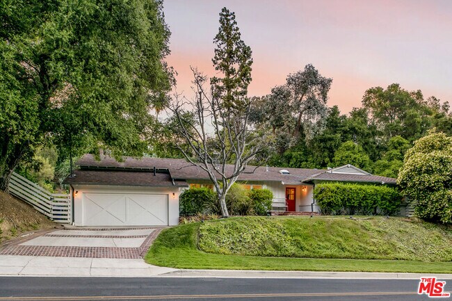 Building Photo - 16849 Adlon Rd