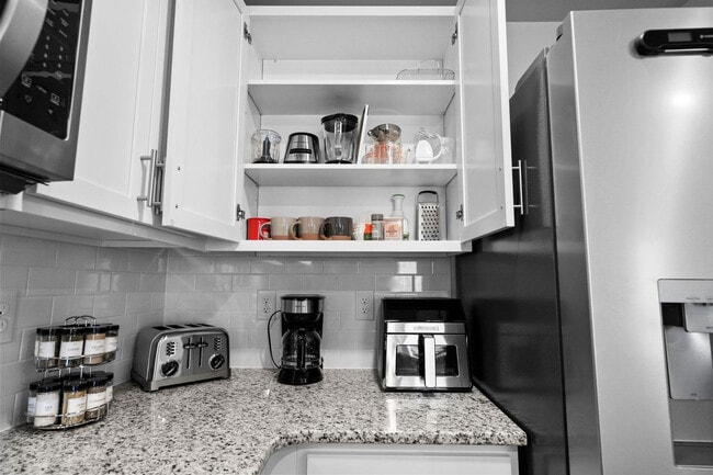 Building Photo - 2276A Essex Dr