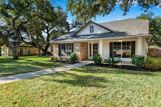 Building Photo - Beautiful One Story Home in Stone Oaks