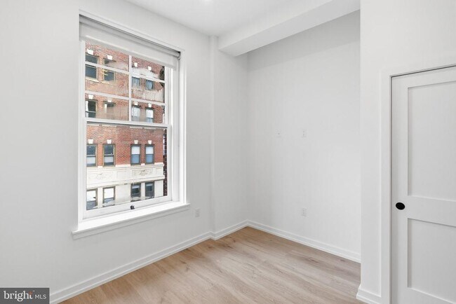 Building Photo - 203 S 13th St