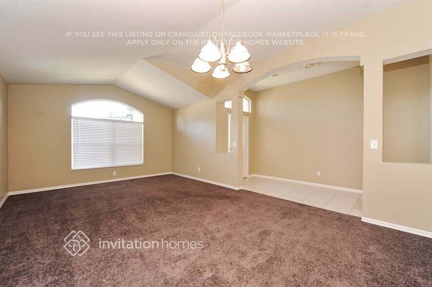 Building Photo - 407 Sand Ridge Dr