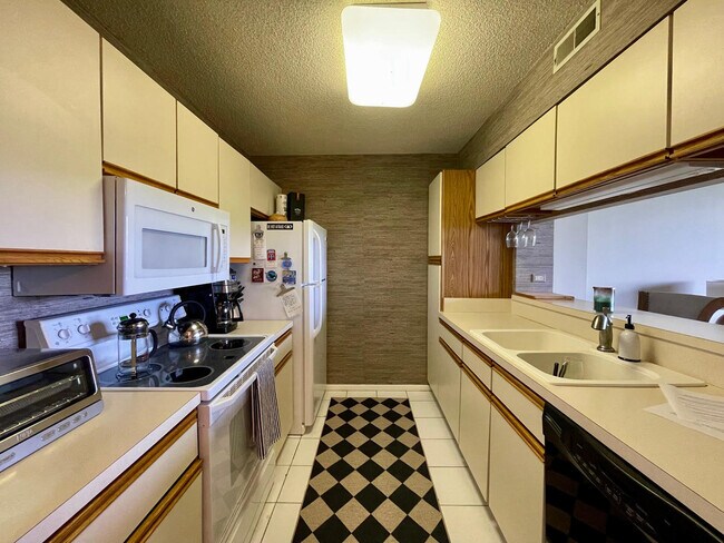Building Photo - 511 Aurora Ave