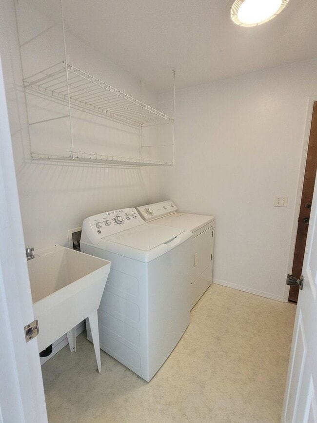 Building Photo - 3BD 2BA HOME IN HILO'S WAIAKEA HEIGHTS