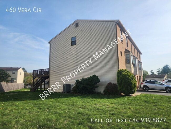 Building Photo - 460 Vera Cir
