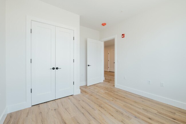 Building Photo - 67 Summer Ave