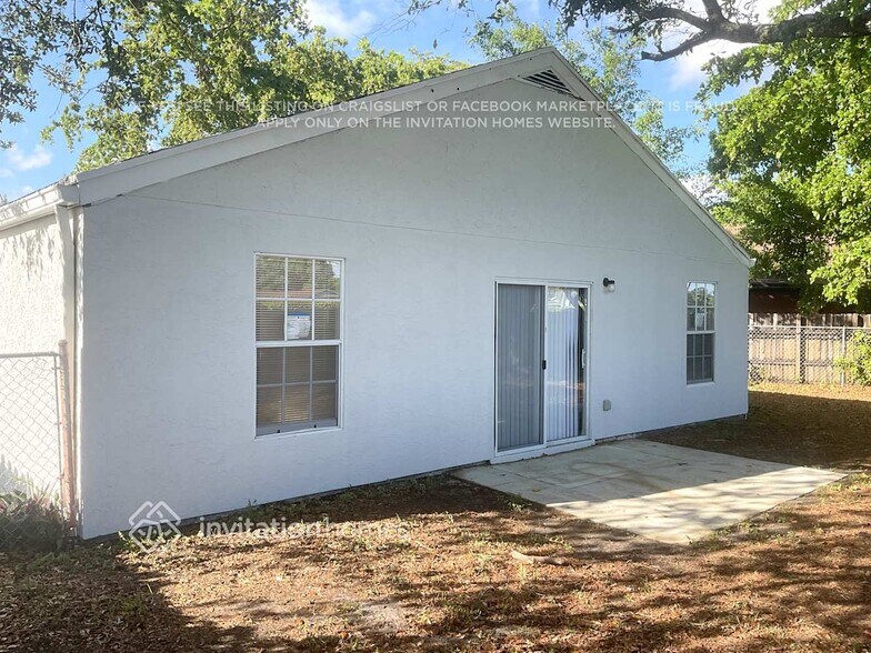 Building Photo - 2431 SW 87th Terrace