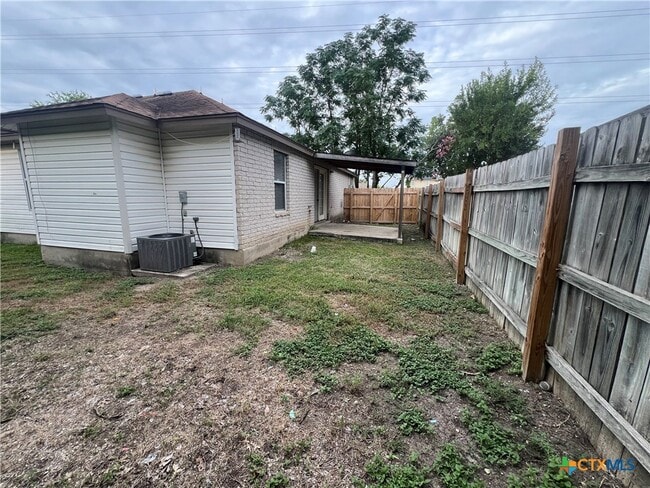 Building Photo - 236 Alves Ln