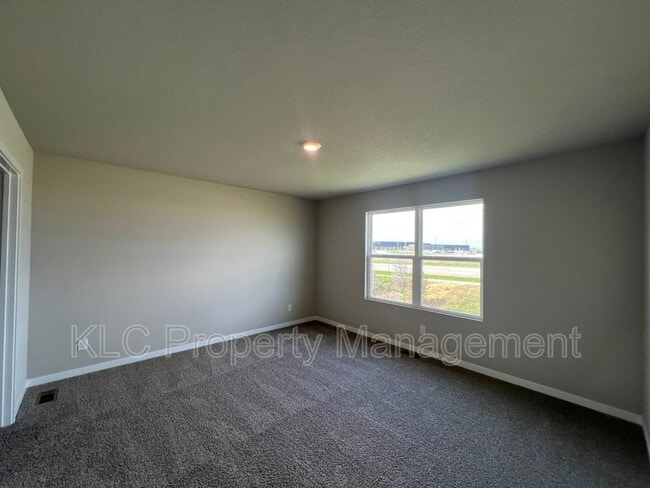 Building Photo - 1283 NW Williamsburg Ln