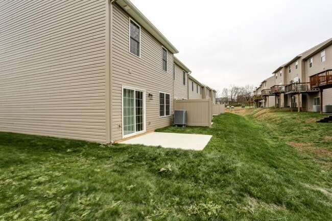 Building Photo - 44 Brook Side Dr