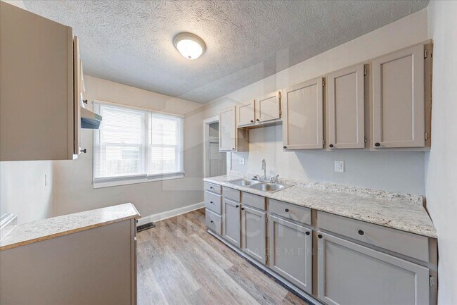 Building Photo - 4430 Crittenden Ave