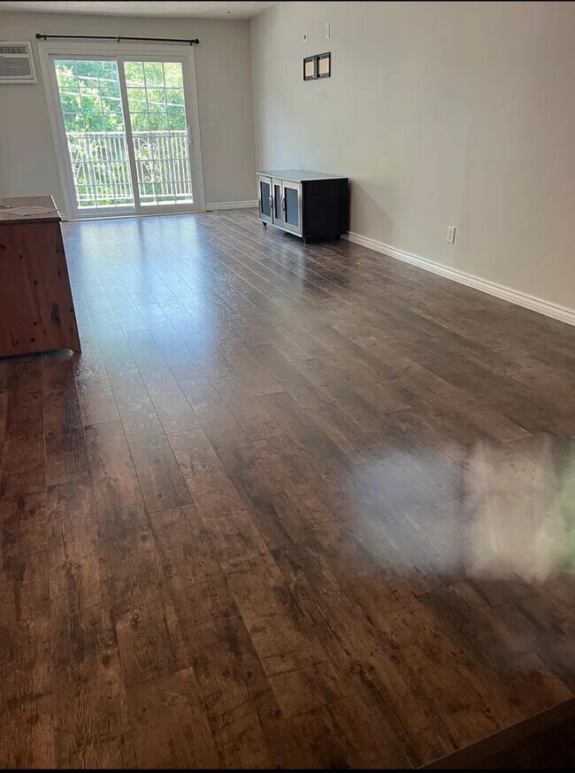 Building Photo - 379 Huse Rd