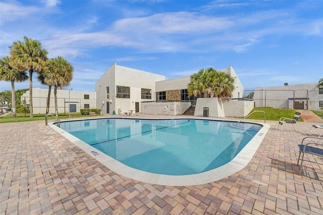 Building Photo - 2609 N 40th Ave