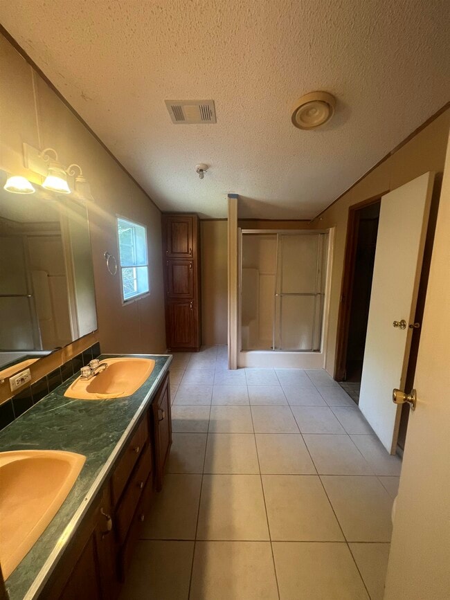 Building Photo - 228 Bruce Rd