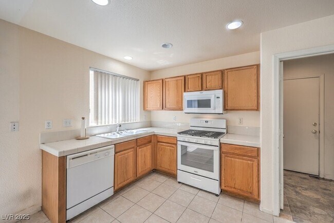 Building Photo - 3728 Ashling St