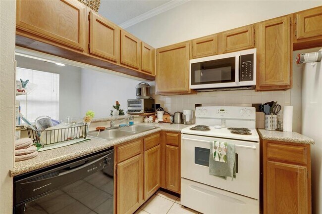 Building Photo - 2802 Nueces St