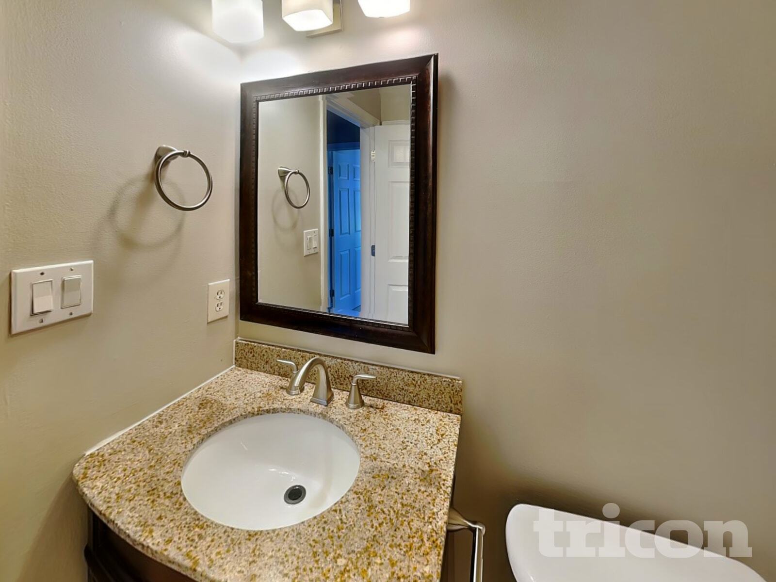 Building Photo - 903 Ember Ct