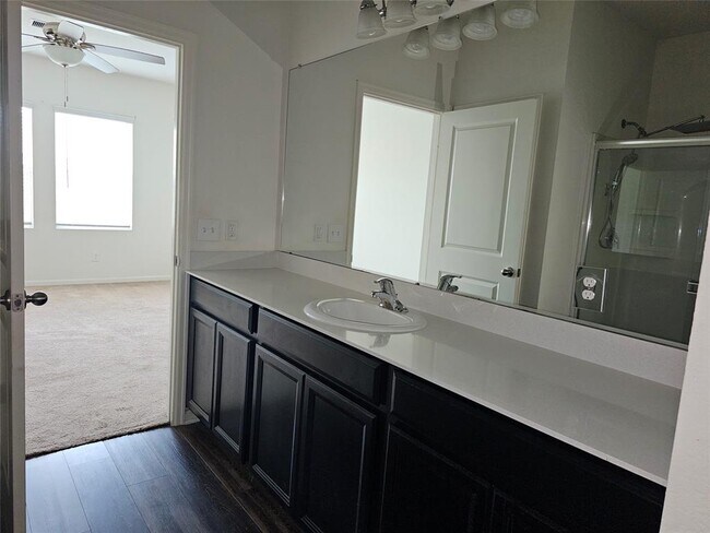Building Photo - 2056 Spindletree Ln