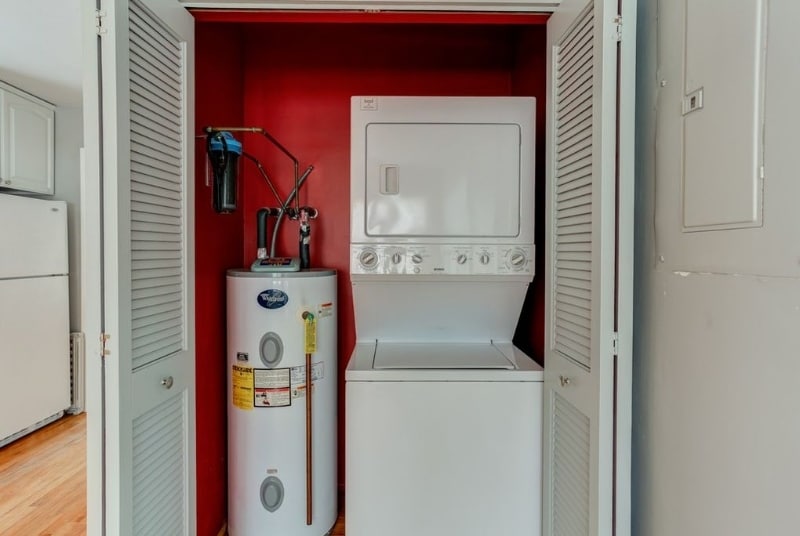 Building Photo - 1306 Henning Ave