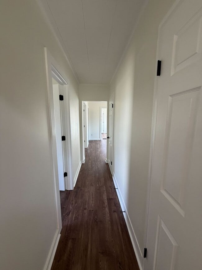 Building Photo - 2 Bed | 2 Bath | Office/Flex Room | 1 Acre Lot | Pickerington Schools