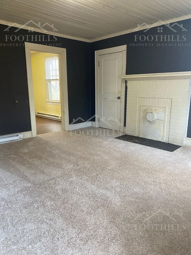 Building Photo - 708 Crescent Dr