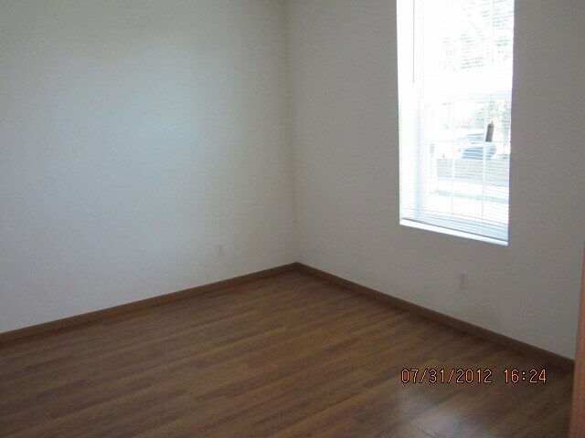 Building Photo - 635 Mark Dr