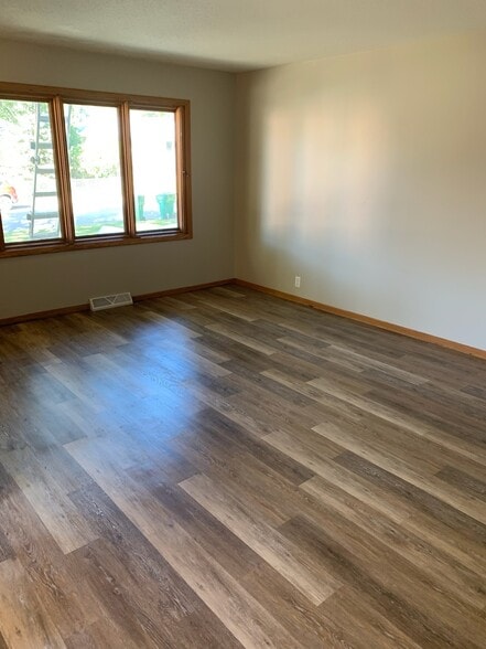 Living Room - 3509 Aquila Ave S