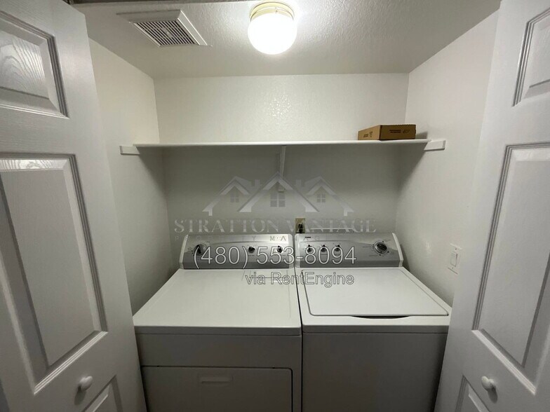 Building Photo - 441 S Maple