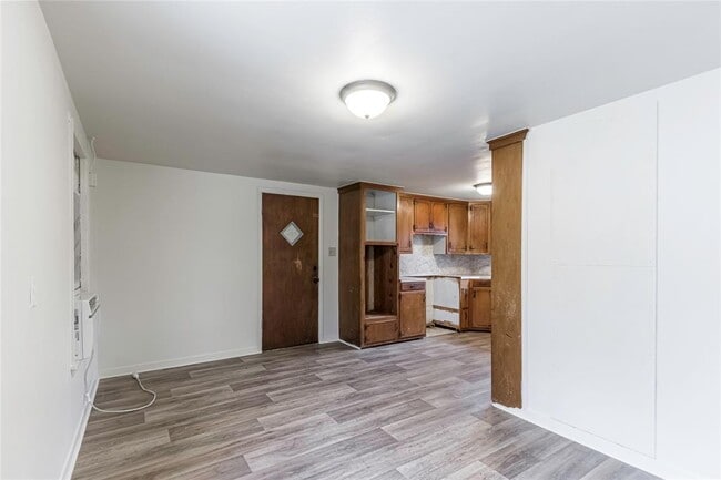 Building Photo - 5311 Pine Ave