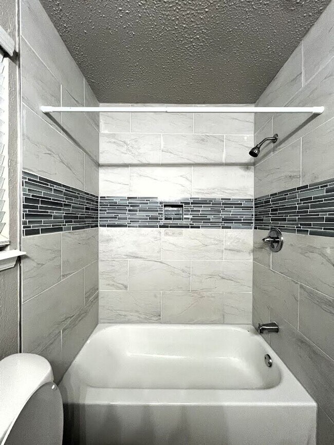 Building Photo - Your Dream Home Awaits! $500 OFF FIRST FUL...