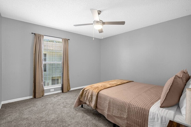 Building Photo - 13921 Heritage Club Dr