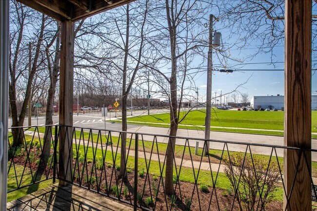 Building Photo - 5740 East Ave