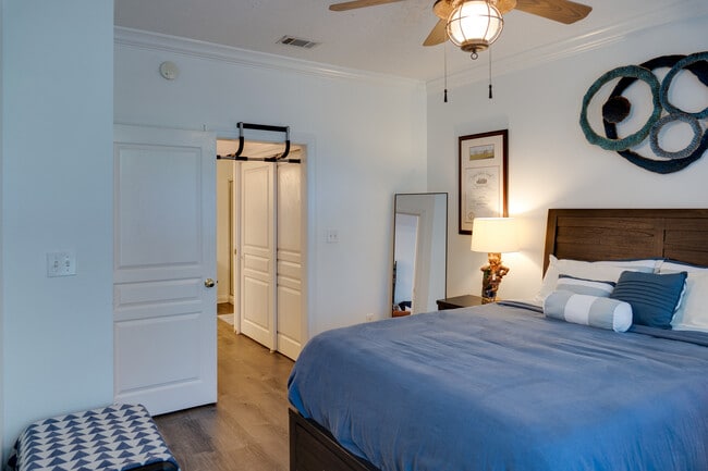 Building Photo - 159 Brooks St SE