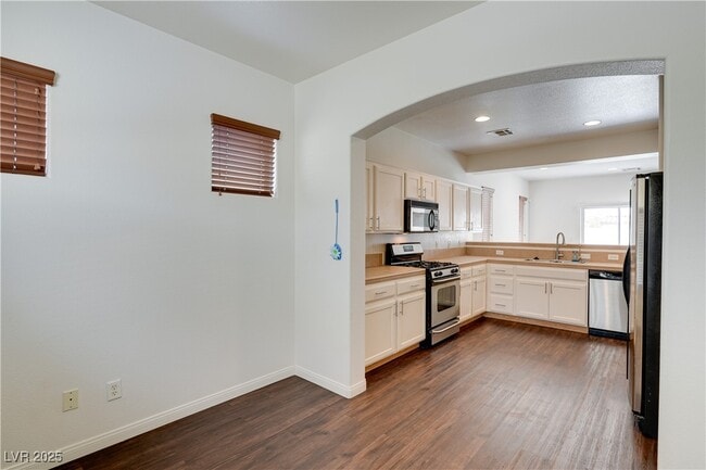 Building Photo - 4409 Santa Clarita Ave