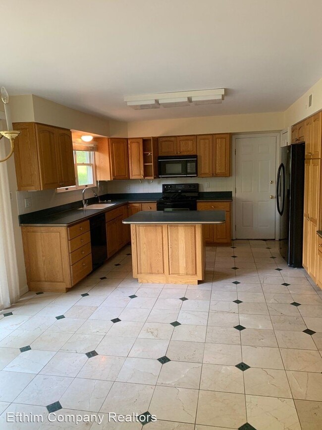 Building Photo - 3 br, 3.5 bath House - 443 S. Mason Rd.