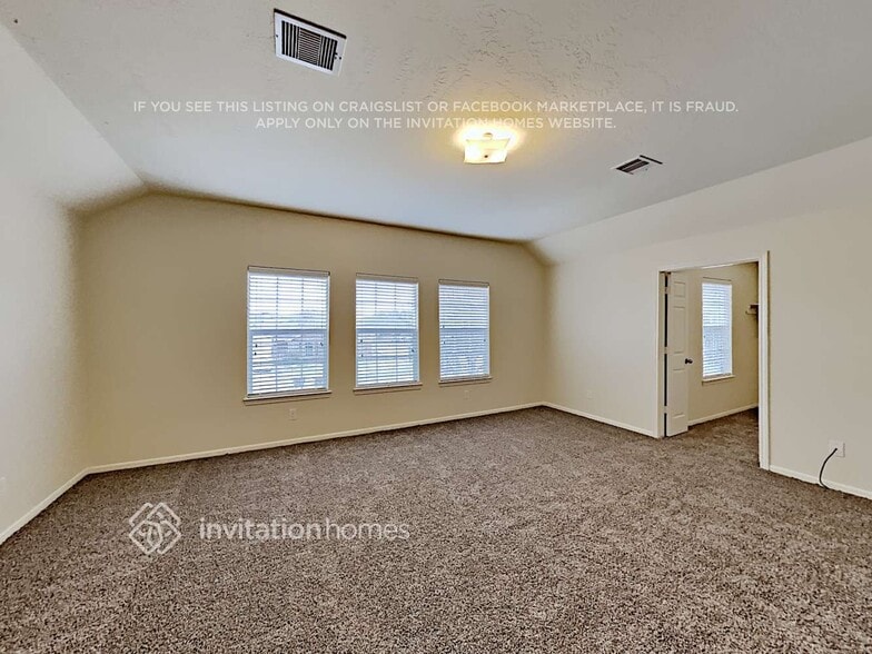 Building Photo - 2411 Lago Mirado Wy