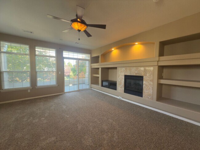 Building Photo - $O DEPOSIT OPTION. SPACIOUS 3-BEDROOM TOWNHOUSE IN KENSINGTON TOWNHOMES