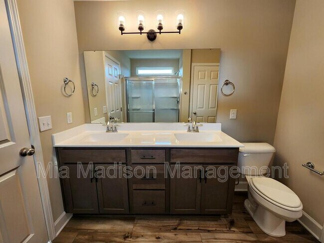 Building Photo - 231 HAISLEY RUN