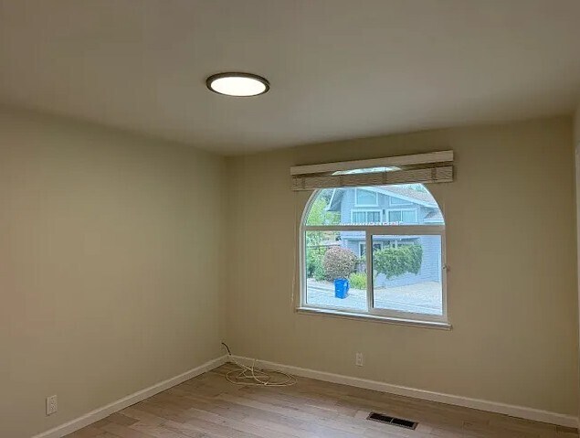 Building Photo - 112 Vineyard Ct