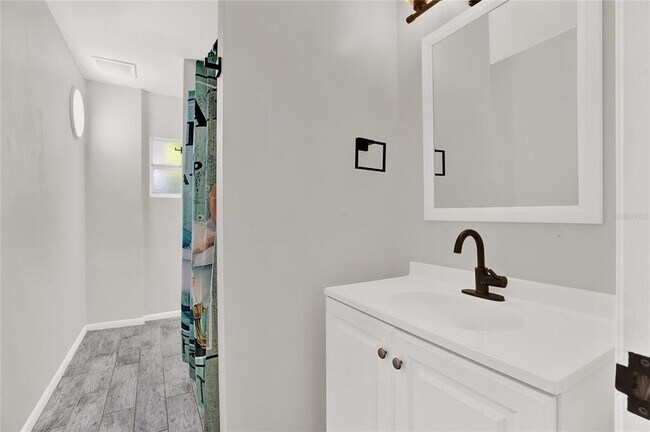 Building Photo - 4110 N Central Ave