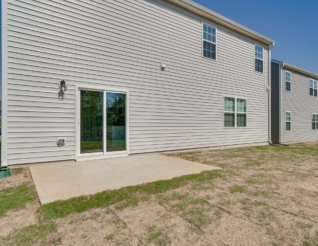 Building Photo - Spacious 4-Bed Gem with 2.5 Baths in Fuqua...