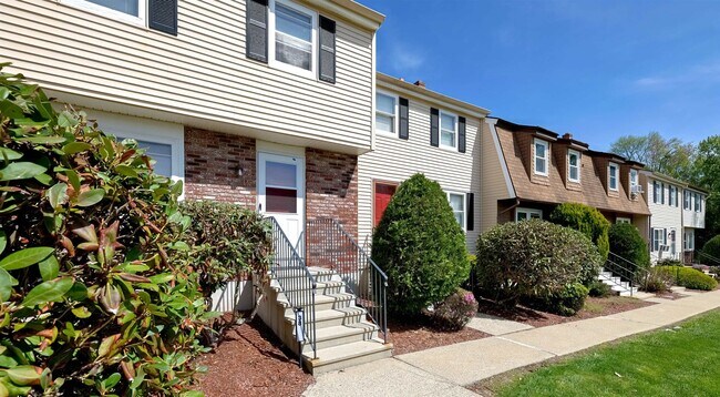 Building Photo - 38 Stonegate Ln