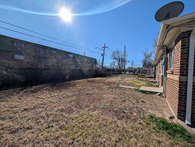 Building Photo - 1310 Moline St