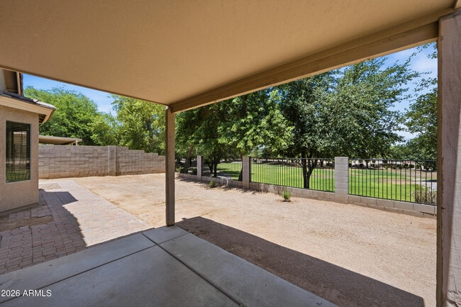 Building Photo - 1616 E Desert Ln