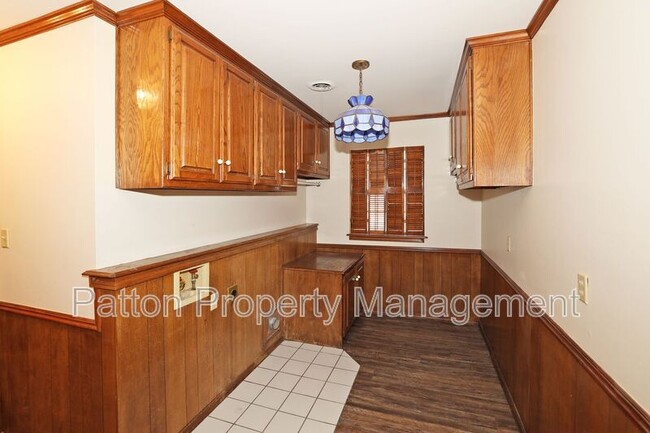 Building Photo - 21 Edgewood Ln