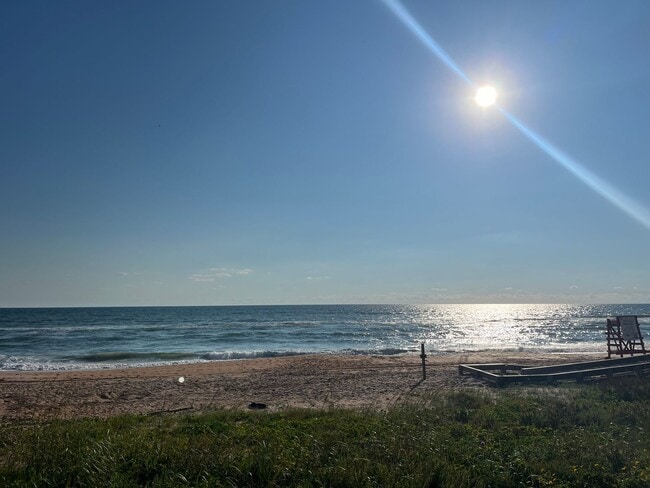 Building Photo - Beautiful Condo with Ocean Views