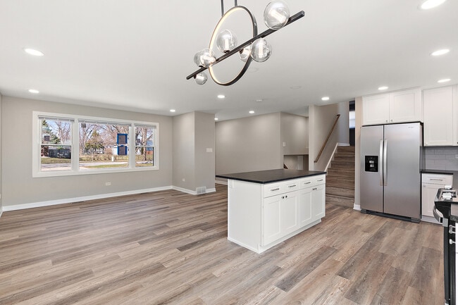 Building Photo - 9313 W 147th St