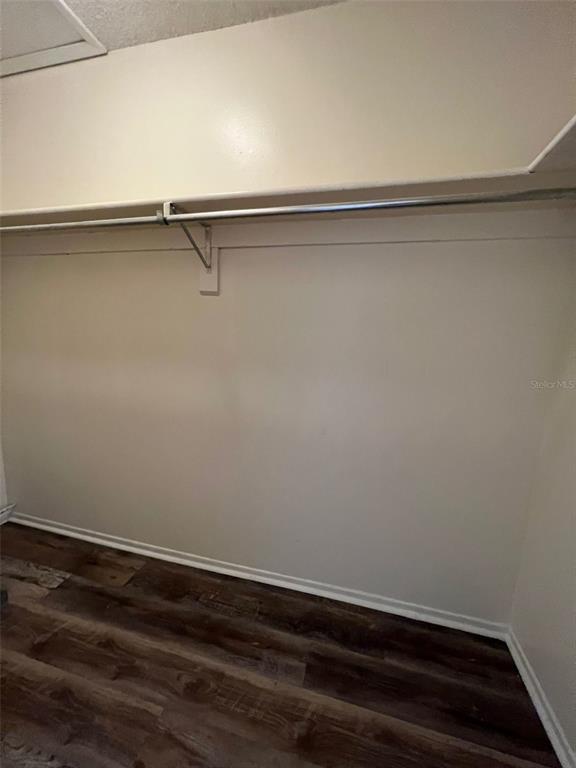 Building Photo - 6043 Village Cir S