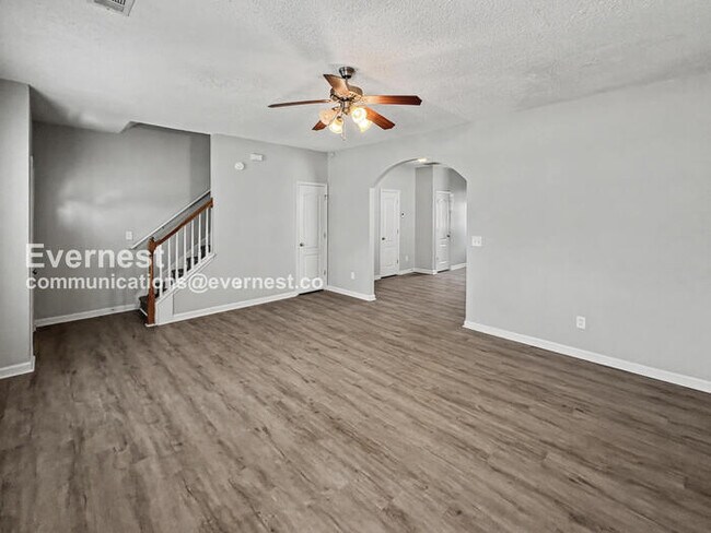 Building Photo - 8641 Thomas Rd